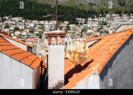 Scène sur le toit des bâtiments à l'intérieur de la vieille ville, Dubrovnik, Croatie Banque D'Images