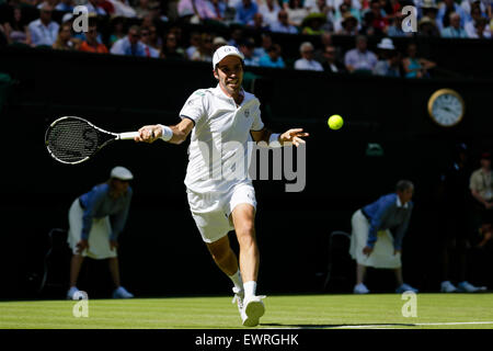 Wimbledon, Londres, Royaume-Uni. 30 Juin, 2015. Andy Murray vs Mikhail Kukushkin. Credit : Action Plus Sport Images/Alamy Live News Banque D'Images