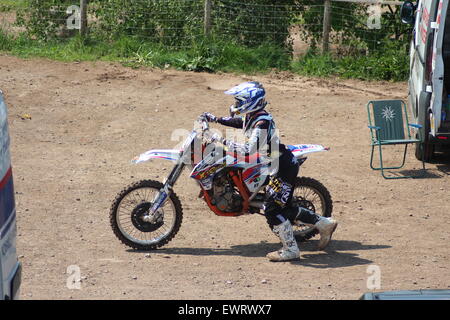 Les cycles à moteur, d'action et de cascades et de sauts de motocross Banque D'Images