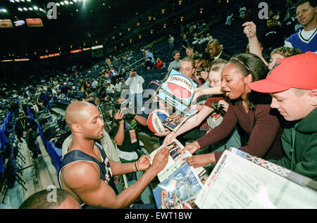 Oakland, CA - le 13 février : le match des étoiles de la NBA qui s'est tenue à Oakland, Californie le 13 février 2000. Banque D'Images