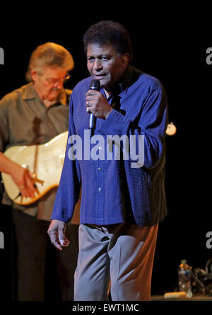 Charley Pride en live sur scène à Manchester Bridgewater Hall comprend : Charley Pride Où : Manchester, Royaume-Uni Quand : 29 Avr 2015 Banque D'Images