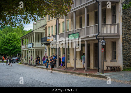 Bâtiments le long de la rue de la Shenandoah à Harpers Ferry, West Virginia. Banque D'Images