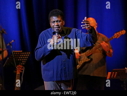 Charley Pride en live sur scène à Manchester Bridgewater Hall comprend : Charley Pride Où : Manchester, Royaume-Uni Quand : 29 Avr 2015 Banque D'Images