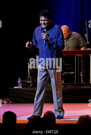 Charley Pride en live sur scène à Manchester Bridgewater Hall comprend : Charley Pride Où : Manchester, Royaume-Uni Quand : 29 Avr 2015 Banque D'Images