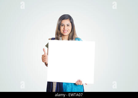 1 Indian Business woman showing Message Board Banque D'Images