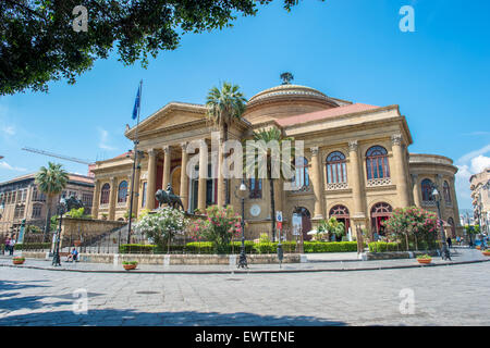 Teatro Massimo Vittorio Emanuele à Palerme en Sicile. Banque D'Images