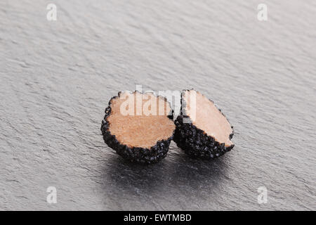 Truffes, champignons rares. Ingrédients de cuisine culinaire de luxe. Banque D'Images