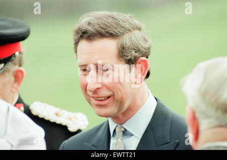 Le prince Charles rend visite à l'école secondaire Rosecroft, Loftus, Saltburn-By-the-Sea, Redcar And Cleveland, le mercredi 30 mars 1994. Banque D'Images