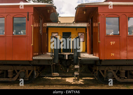 Les wagons d'un train de voyageurs en Australie du Sud Banque D'Images