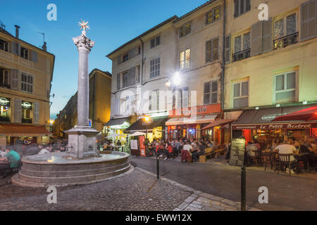 Place des Augustins , Antoine Vitez , Bars, Restaurants, Aix en Provence, Bouches du Rhône, Provence, France Banque D'Images
