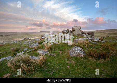 Coucher du soleil à Rowtor Dartmoor National Park Devon Uk Banque D'Images