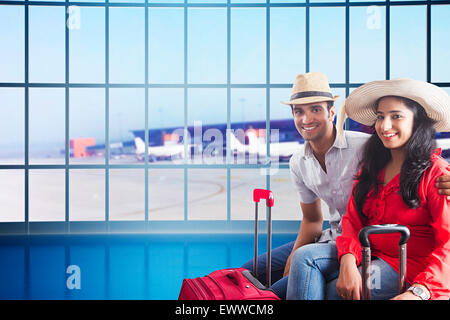 2 Couple marié indien Préparation Miel de passagers Banque D'Images