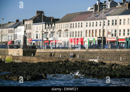 Port Stewart, une station balnéaire, ville portuaire et fournit un chemin côtier pittoresque/promenade avec vue sur l'Atlantique, à l'est de (London) Banque D'Images