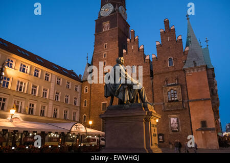 Monument au poète, dramaturge et auteur Aleksander Fredro, Vieille Ville, Wroclaw, Pologne Banque D'Images