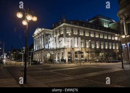 L'opéra de Wroclaw (anciennement connu sous le nom de Breslau Opera) est éclairée la nuit, la rue Świdnicka 35, Wroclaw, Pologne. Banque D'Images