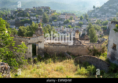 Maisons vides à ghost town village Kayakoy ruines près de Fethiye en Turquie, 2015 Banque D'Images