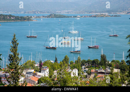 Vue sur la baie de Fethiye dans la province de Mugla, Turquie, 2015 Banque D'Images