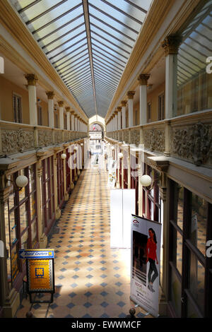 Galerie marchande Autun Bourgogne France Banque D'Images