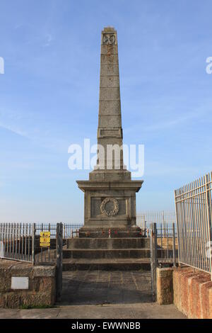 War Memorial en début de matinée, lumière près des rochers de batterie et de la piscine de jubillee penzance cornwall Banque D'Images