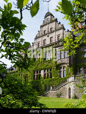 La façade extérieure de l'imposant château de Ramholz Banque D'Images