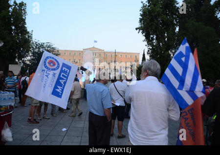 Athènes, Grèce. 01 juillet, 2015. Le tourisme est considéré comme l'un des points forts de la Grèce l'économie en ruine que l'attention des médias internationaux axés sur la Grèce après la chute dans la négociation avec ses créanciers au sujet de la dette grecque. © George/Panagakis Pacific Press/Alamy Live News Banque D'Images