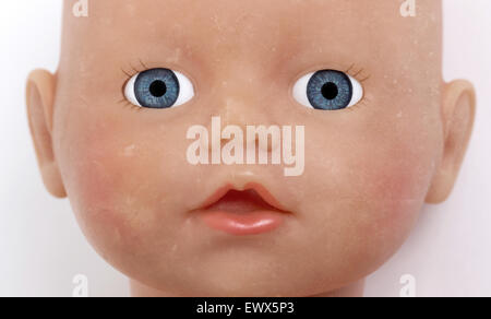 L'enfant baby doll face, isolated on white Banque D'Images