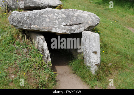 Entrée de l'époque néolithique Le Mané-Réthual dolmen, ( alias Locmariaquer) situé à Loqmariaquer en Bretagne, France. Banque D'Images