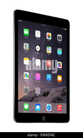 Varna, Bulgarie - Février 02, 2014 : la moitié de l'espace Apple est l'iPad Air gris avec 2 touch ID affiche l'écran d'iOS 8 Banque D'Images