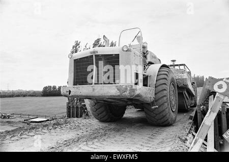 La construction de l'autoroute M4, juin 1970. Lecture Banque D'Images