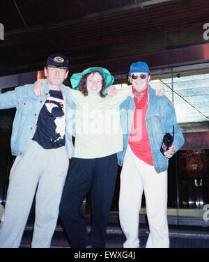 Acid House music fans se rassemblent à la Hummingbird club de nuit à Birmingham. 9e juillet 1989. Banque D'Images