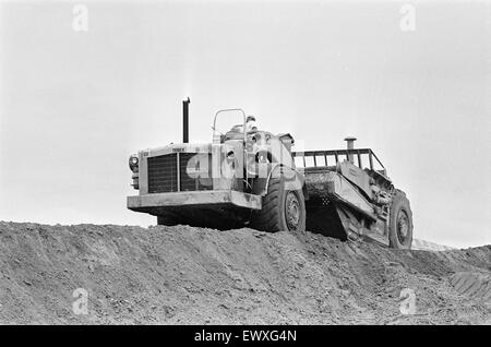 La construction de l'autoroute M4, juin 1970. Lecture Banque D'Images