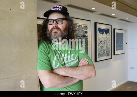 Artiste Rob Ryan est montré à Yorkshire Sculpture Park avec certains de ses travaux. Photo : Scott Bairstow/Alamy Banque D'Images