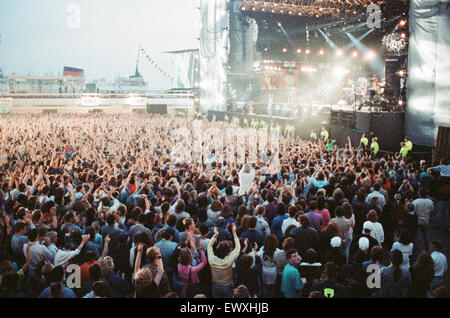 John Lennon Scholarship Concert tenu à Pier Head, Liverpool. Samedi 5 mai 1990. Banque D'Images