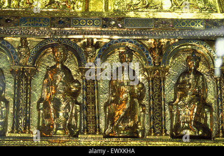 DEU, Allemagne, Aix-la-Chapelle, le sarcophage de Charlemagne dans la cathédrale DEU, Deutschland, Aix-la-Chapelle, der Karlsschrein im Dom. Banque D'Images