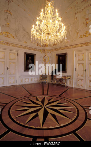 DEU, Allemagne, Aix-la-Chapelle, le baroque White Hall à l'hôtel de ville. DEU, Deutschland, Aix-la-Chapelle, der Weisse barocke Saal im Rathaus. Banque D'Images