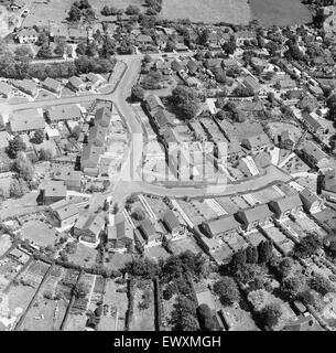 Yateley, Hampshire, juin 1970. Vue aérienne Banque D'Images