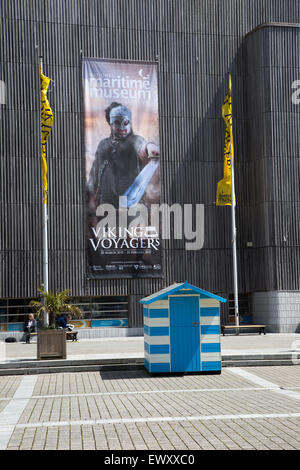 Annonce pour voyager Viking exposition au National Maritime Museum Falmouth, Cornwall, England, UK Banque D'Images