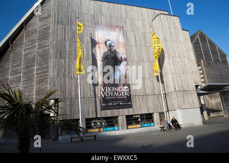 Annonce pour voyager Viking exposition au National Maritime Museum Falmouth, Cornwall, England, UK Banque D'Images