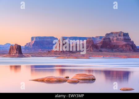 Padre Bay, du Cookie Jar Butte. Le lac Powell, Utah, USA Banque D'Images