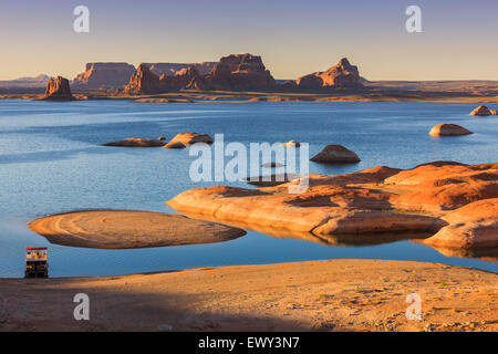 Padre Bay, du Cookie Jar Butte. Le lac Powell, Utah, USA Banque D'Images