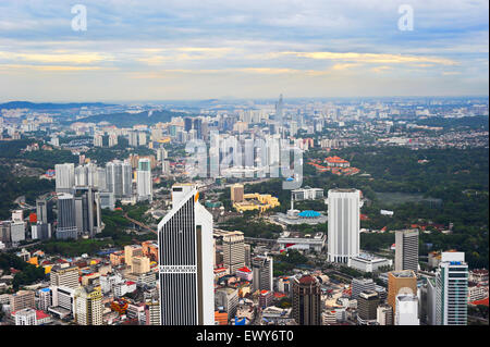 L'horizon de Kuala Lumpur. Vue depuis la tour de télévision de Menara. La Malaisie Banque D'Images