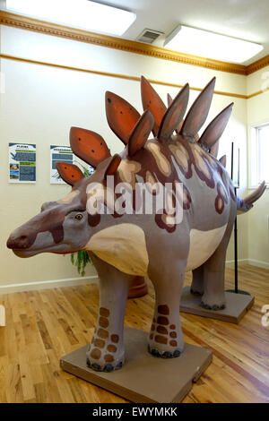 Modèle de Stegosaurus Dinosaur Dinosaur Ridge, Discovery Centre, Morrison, Colorado USA Banque D'Images