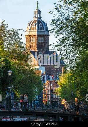 St Nicolaaskerk Amsterdam Basilique de Saint Nicholas. Néerlandais : Sint-Nicolaasbasiliek. Banque D'Images