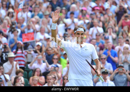 Wimbledon, Royaume-Uni. 07 juillet, 2015. Les Championnats de tennis de Wimbledon. Messieurs, deuxième tour Roger Federer (SUI) : Action de Crédit Plus Sport/Alamy Live News Banque D'Images