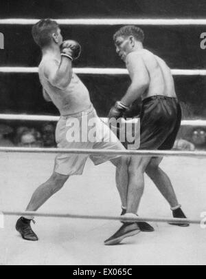 Jack Dempsey (droite) v George Tunney, World Heavyweight Championship, tenu à Soldier Field, Chicago. 22 septembre 1927. Banque D'Images