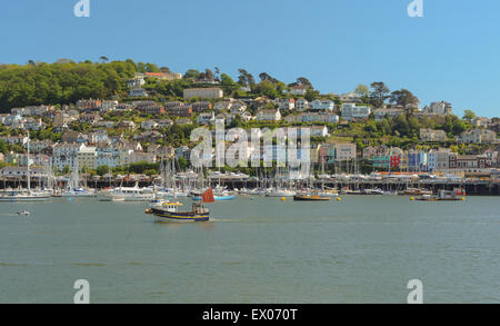 Voir l'ensemble de l'estuaire de Dartmouth à Kingswear, sur la côte sud du Devon, England, UK Banque D'Images