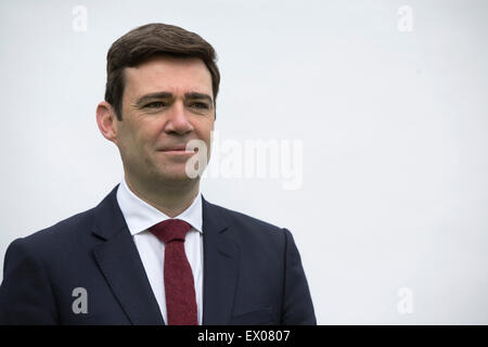 Andy Burnham MP, photographié à son domicile de sa circonscription de Leigh. Andy était en cours d'exécution d'être chef du parti travailliste, l'un des cinq candidats luttant à Ed Miliband, qui s'est désisté après l'élection générale britannique de 2015. Burnham était à l'époque Shadow Secrétaire d'État à la santé de l'Angleterre. Banque D'Images