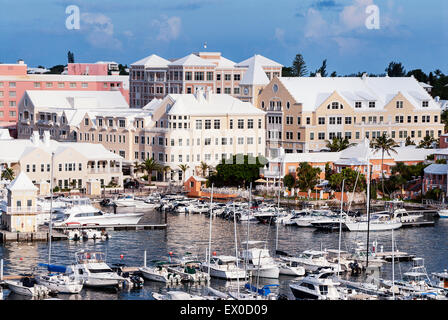 Boats docked in marina, Hamilton, Bermudes Banque D'Images