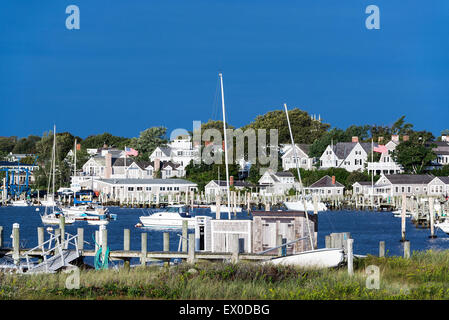 Edgartown harbor et maisons, Martha's Vineyard, Massachusetts, USA Banque D'Images