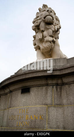 La BANQUE DU SUD STATUE LION À LONDRES Banque D'Images
